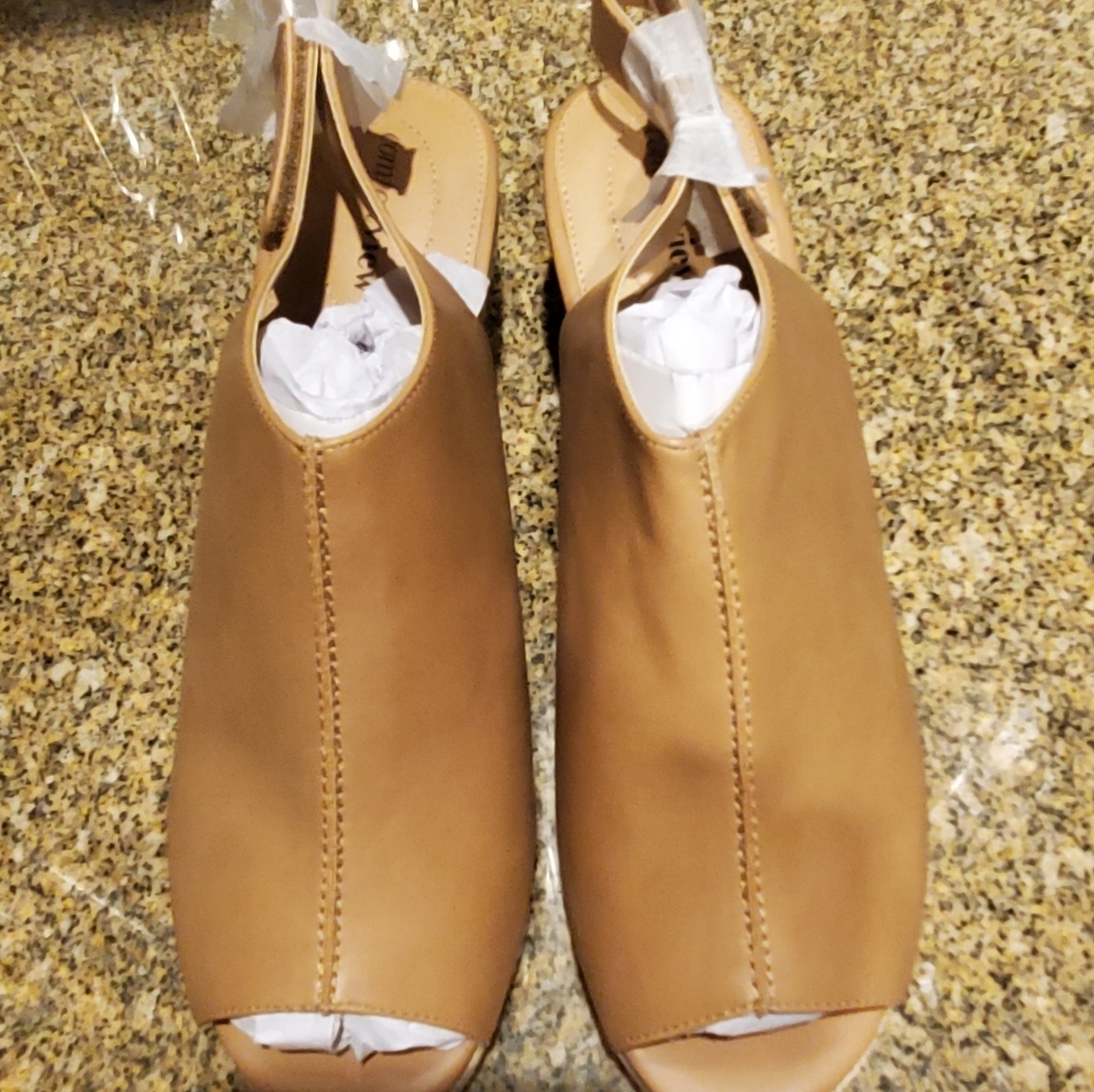 Wedge Sandal (caramel color)